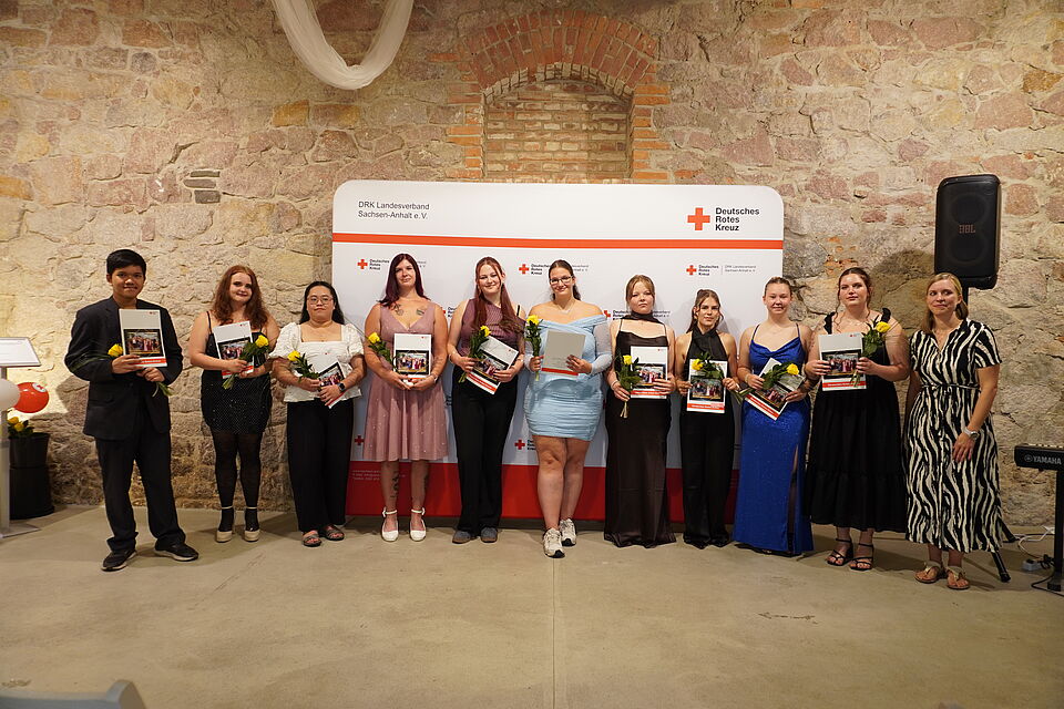 Gemeinsam den erfolgreichen Ausbildungsabschluss feiern: unsere Zeugnisübergabe im Eventatelier Halle.